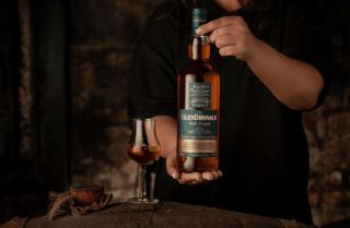 glendronach cask strength – khi whisky duoc dong chai gan nhat voi trang thai nguyen ban tu thung