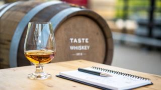 Những thuật ngữ người yêu whisky khói nên biết – Cẩm nang từ A đến Z dành cho người mới